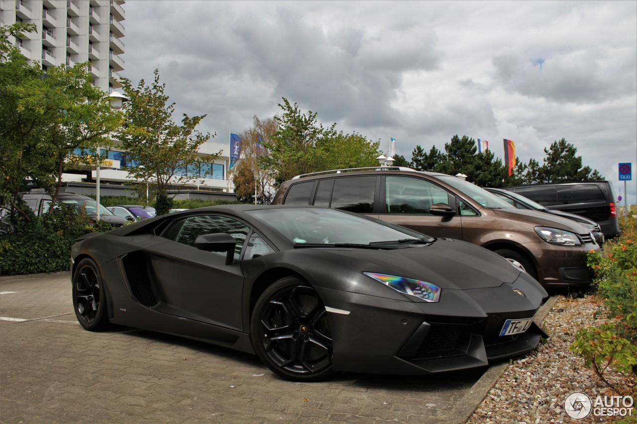 Lamborghini Aventador LP700-4