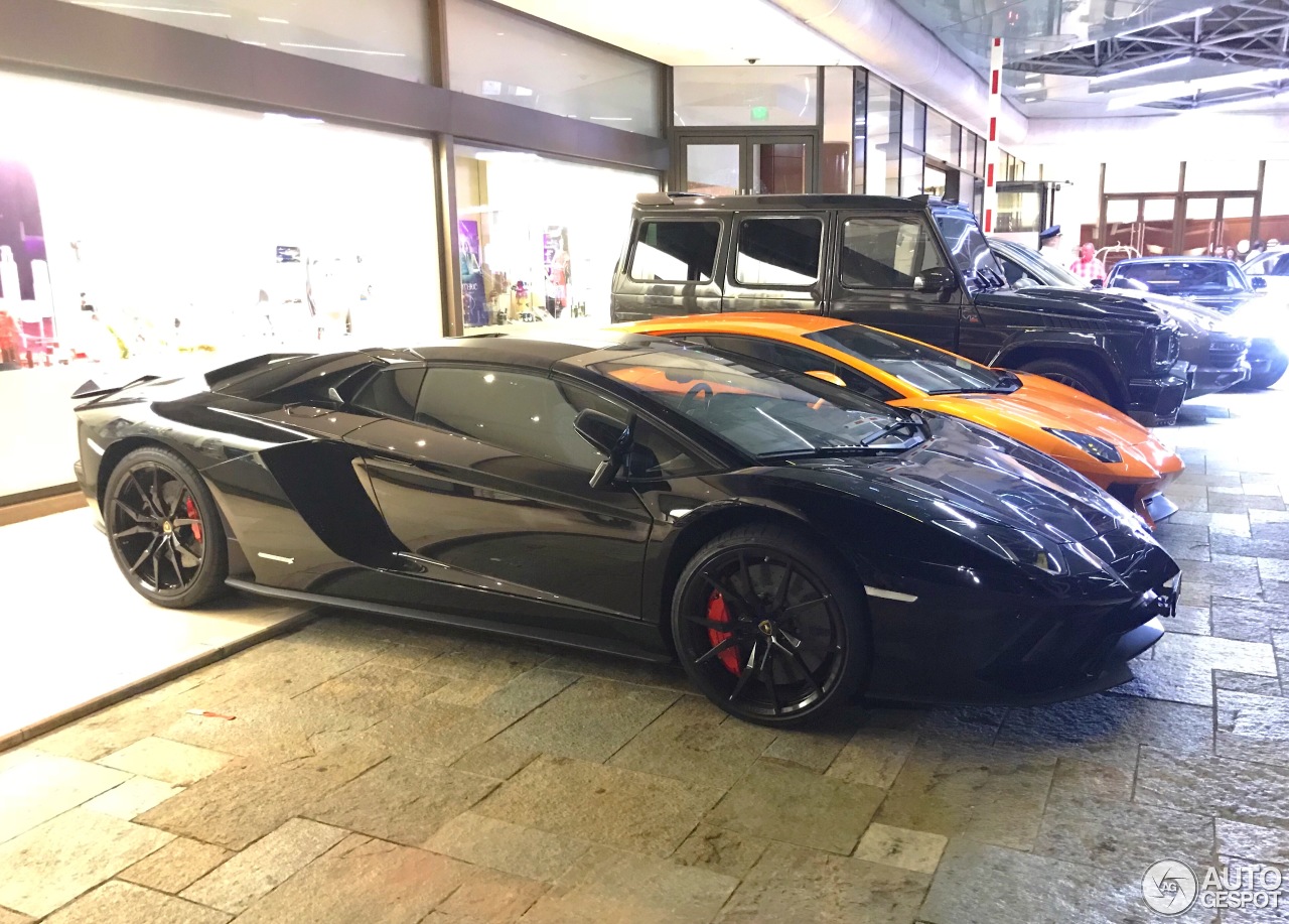 Lamborghini Aventador S LP740-4 Roadster