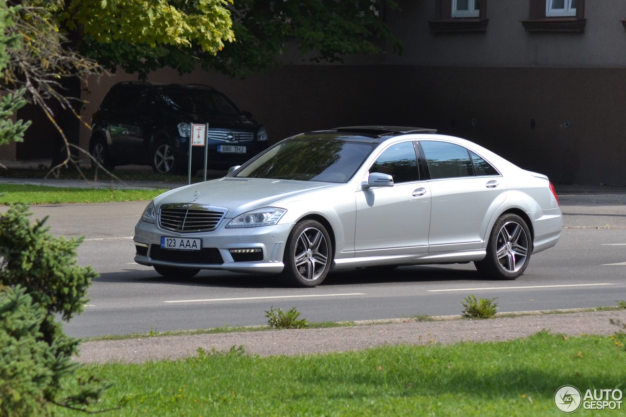 Mercedes-Benz S 63 AMG W221 2011