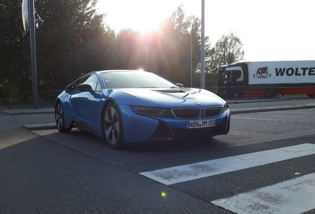 BMW i8