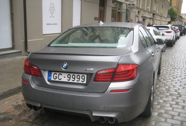 BMW M5 F10 2011