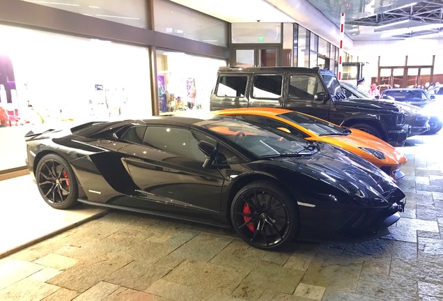 Lamborghini Aventador S LP740-4 Roadster