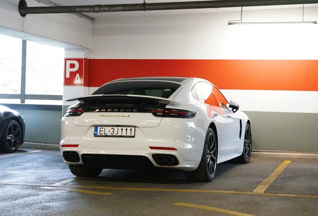 Porsche 971 Panamera Turbo S E-Hybrid