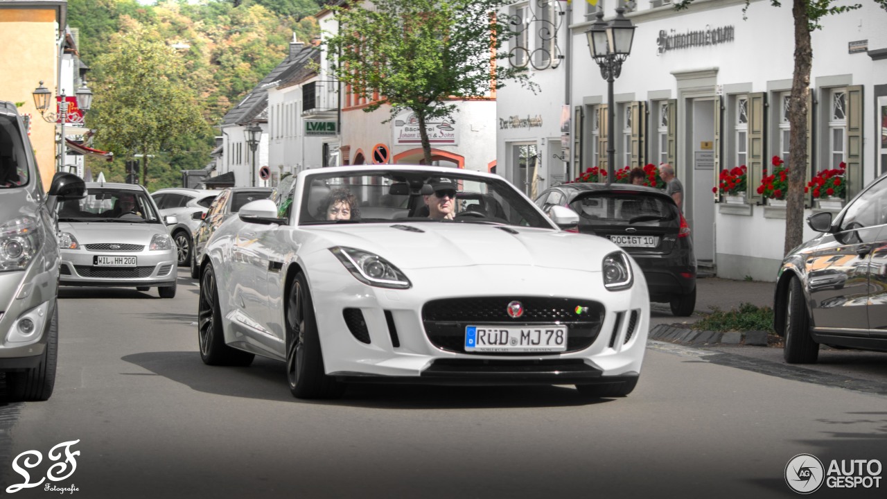 Jaguar F-TYPE R Convertible