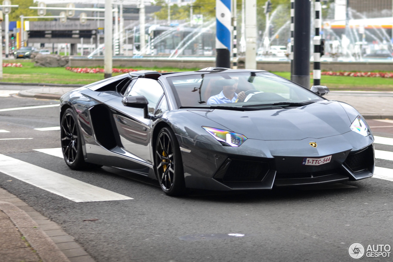 Lamborghini Aventador LP700-4 Roadster