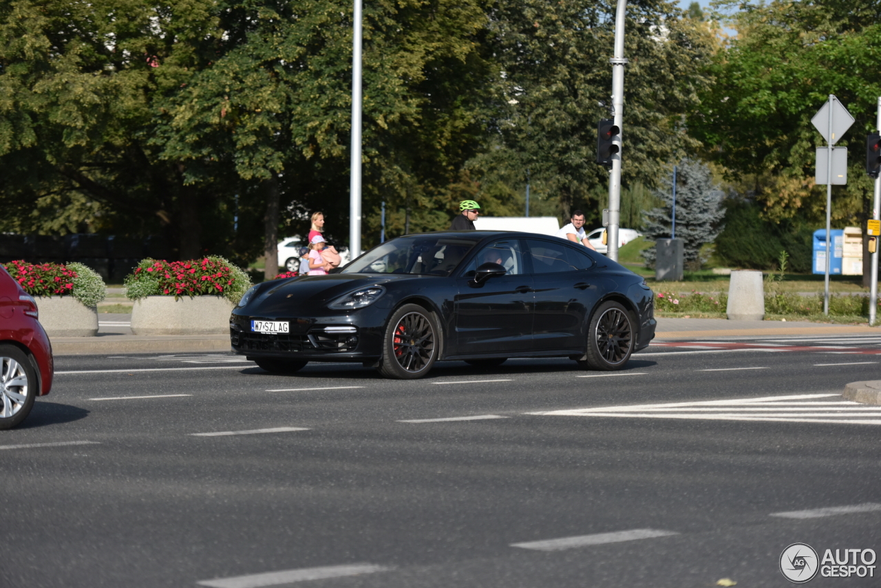 Porsche 971 Panamera Turbo