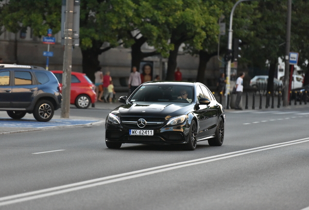 Mercedes-AMG C 63 S W205