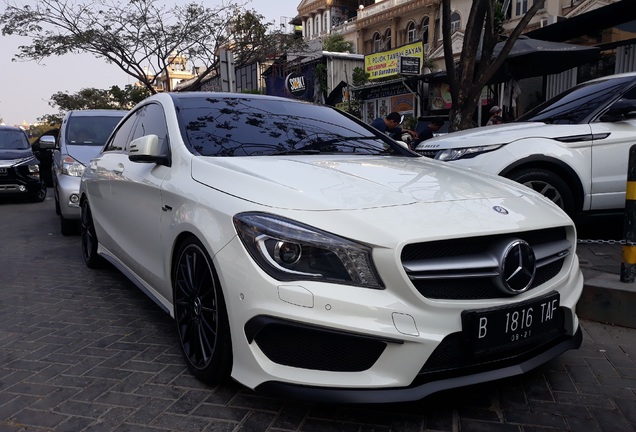 Mercedes-Benz CLA 45 AMG C117