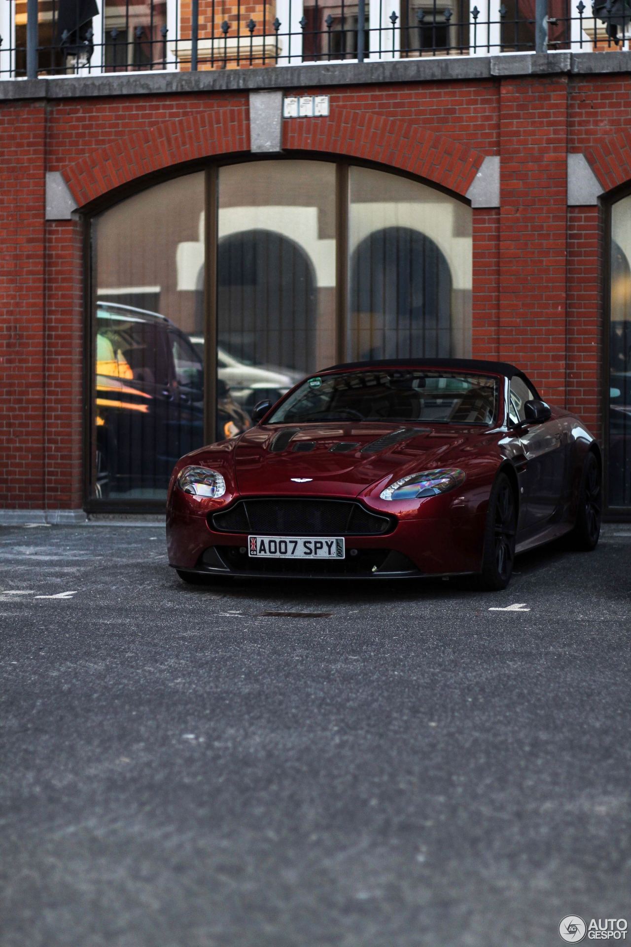 Aston Martin V12 Vantage S Roadster