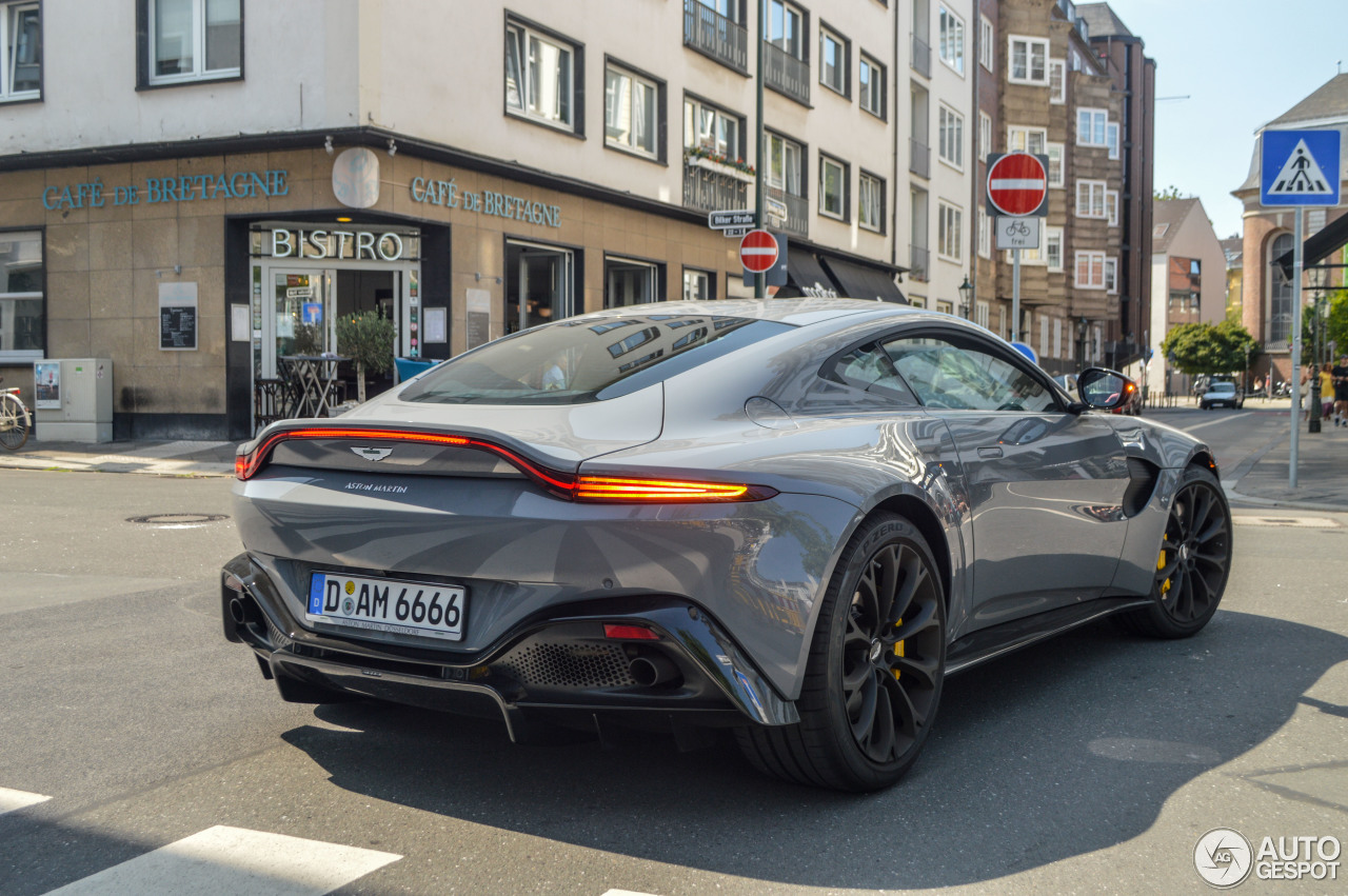 Aston Martin V8 Vantage 2018