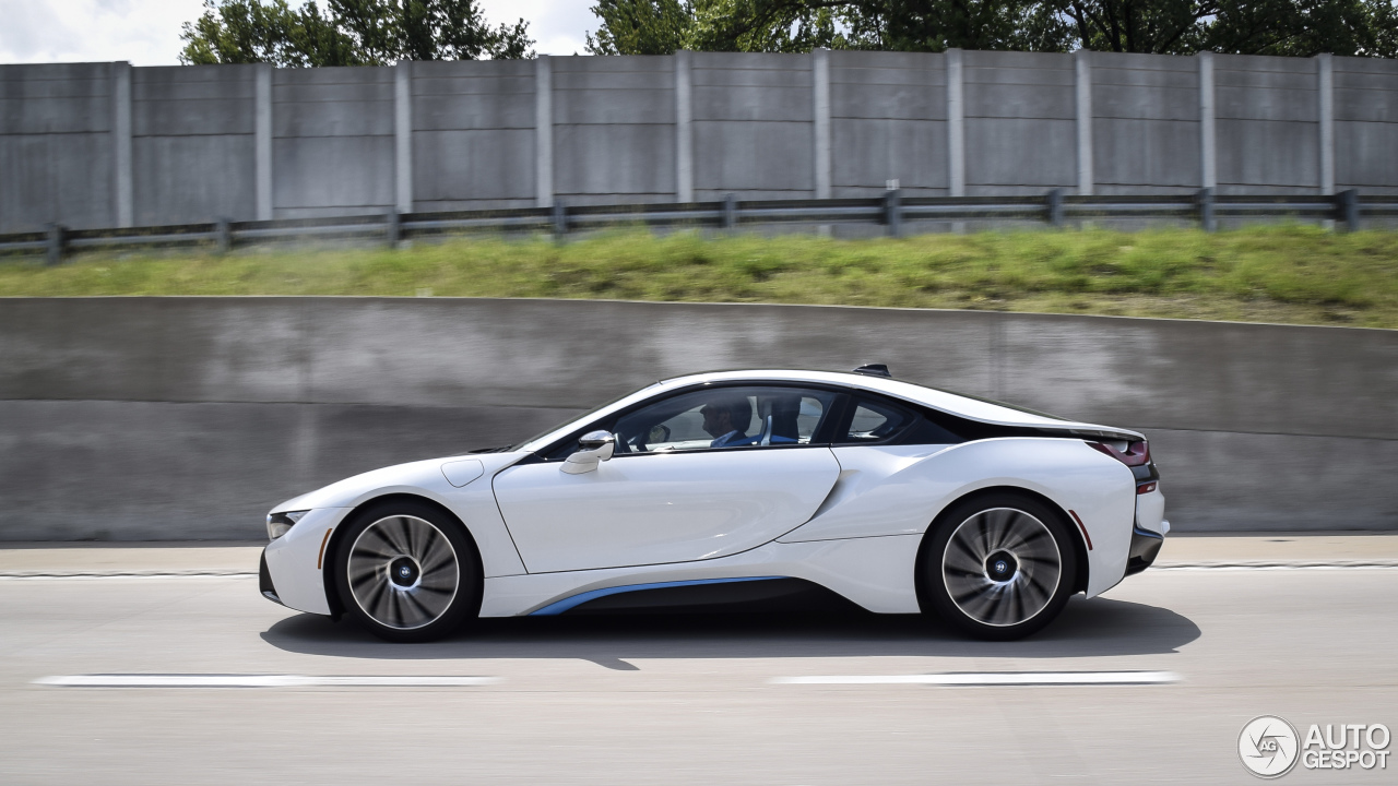 BMW i8