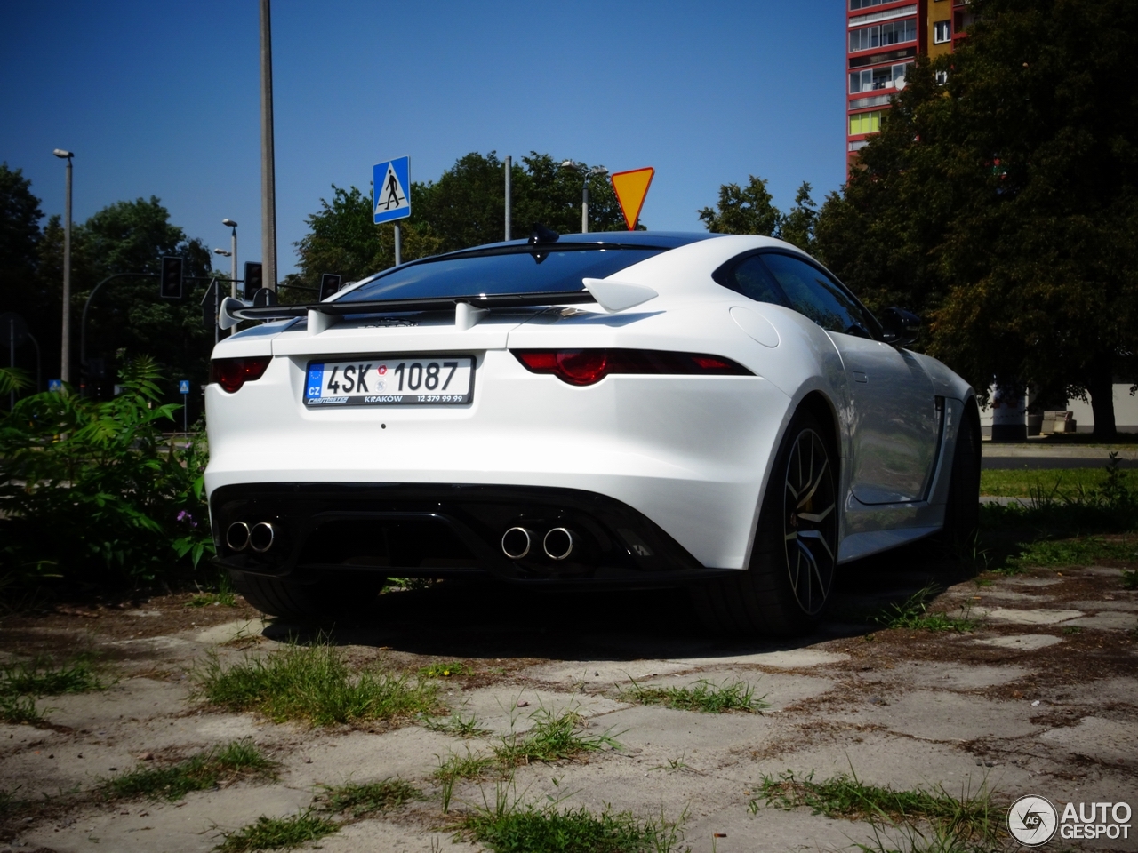 Jaguar F-TYPE SVR Coupé