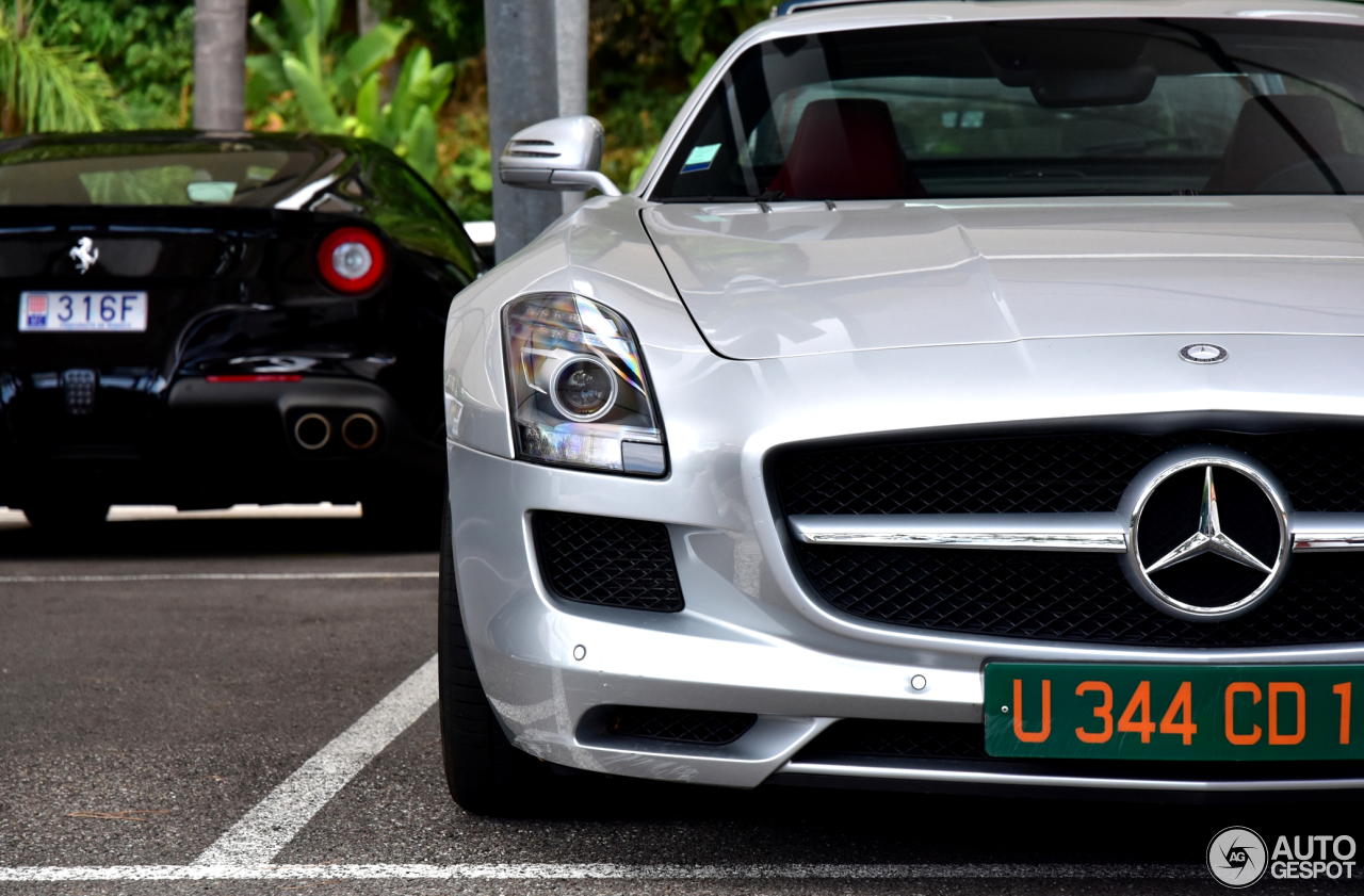 Mercedes-Benz SLS AMG