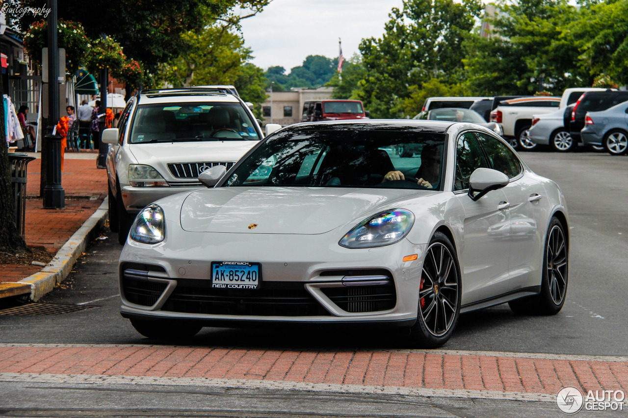 Porsche 971 Panamera Turbo