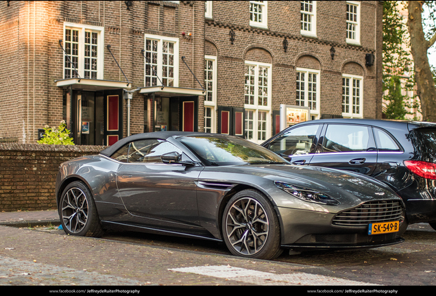 Aston Martin DB11 V8 Volante