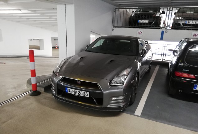 Nissan GT-R 2013