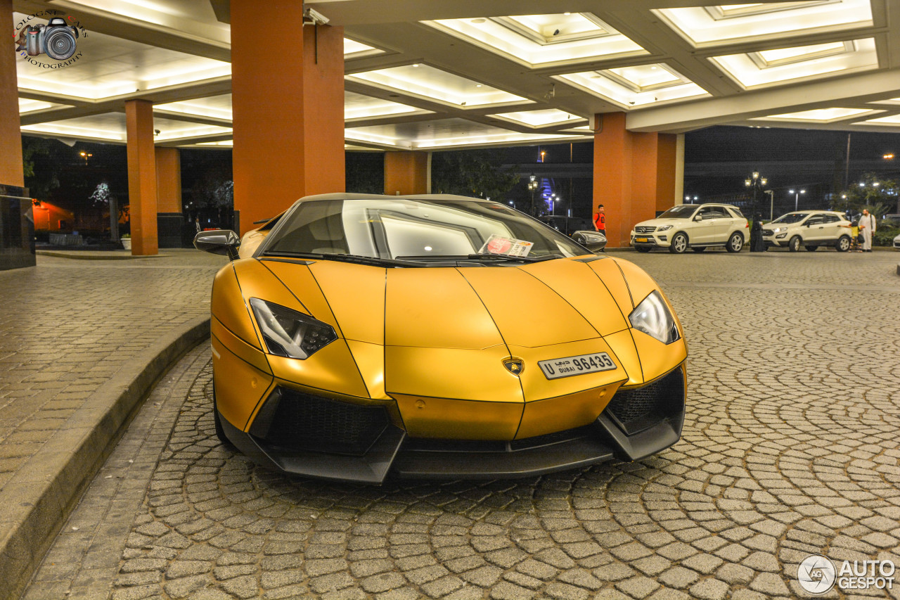 Lamborghini Aventador LP700-4 Roadster