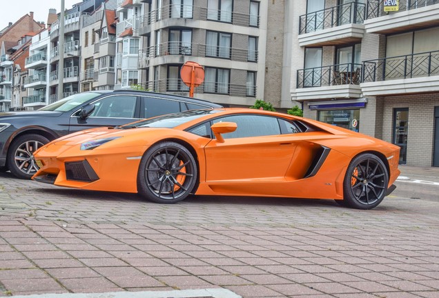 Lamborghini Aventador LP700-4