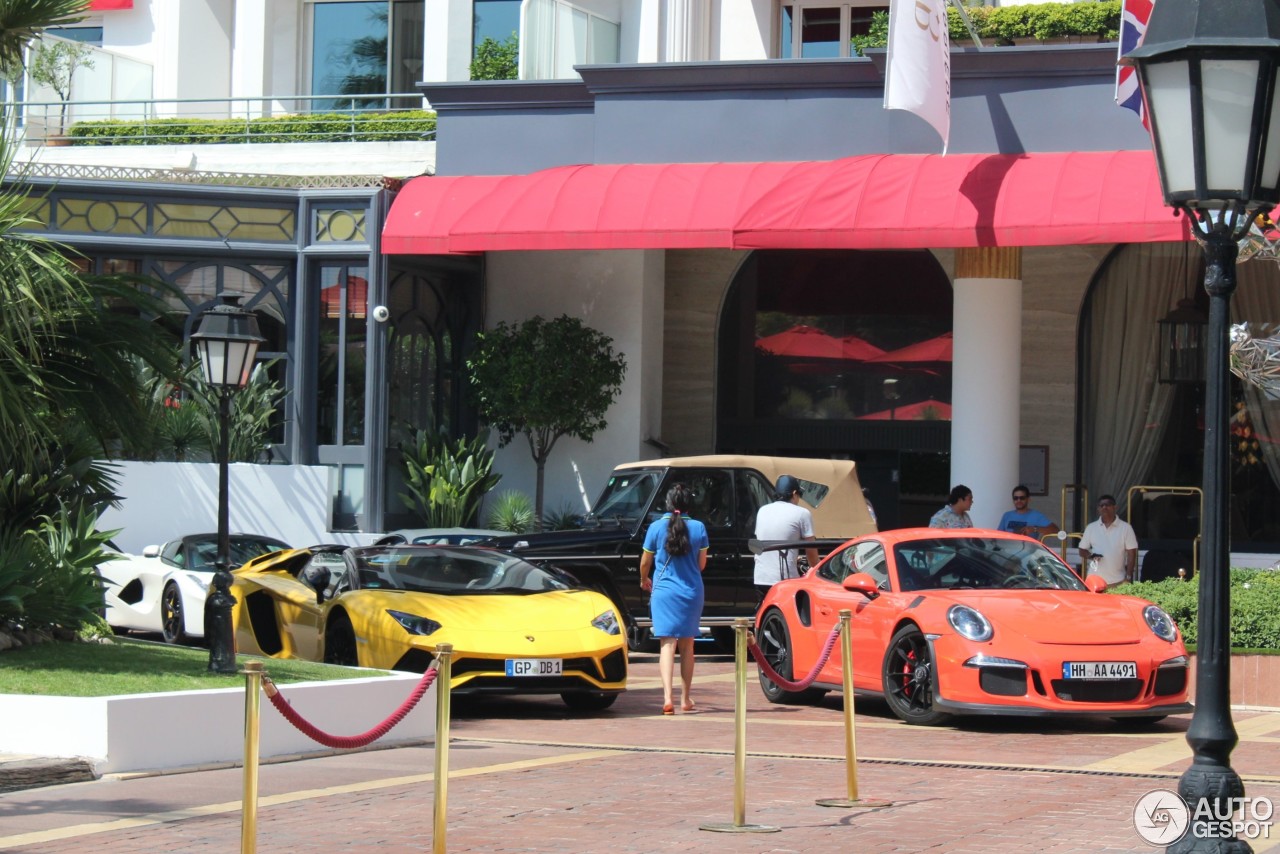 Lamborghini Aventador S LP740-4 Roadster