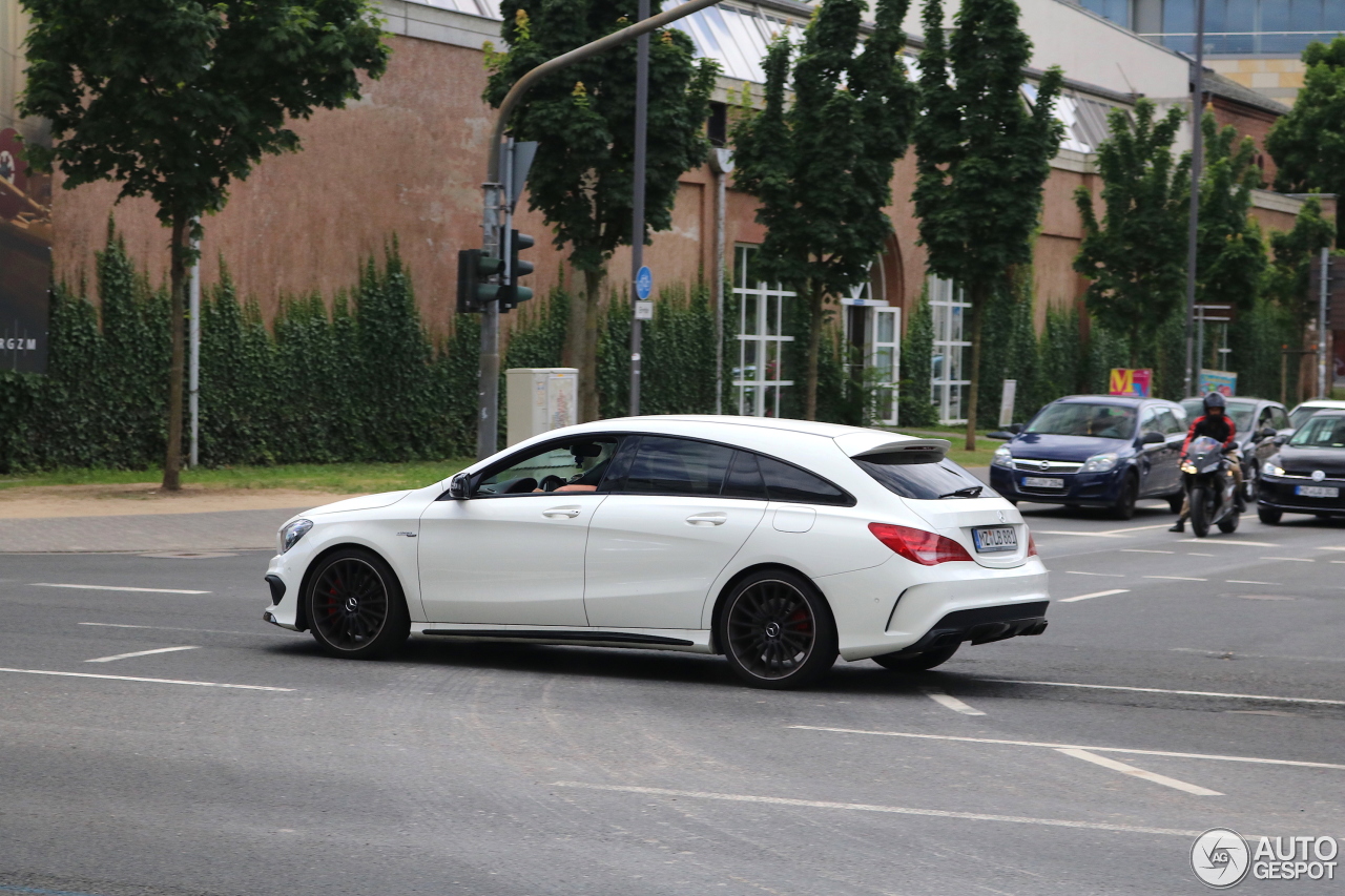 Mercedes-Benz CLA 45 AMG Shooting Brake