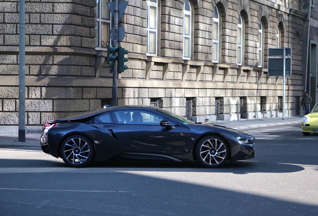 BMW i8