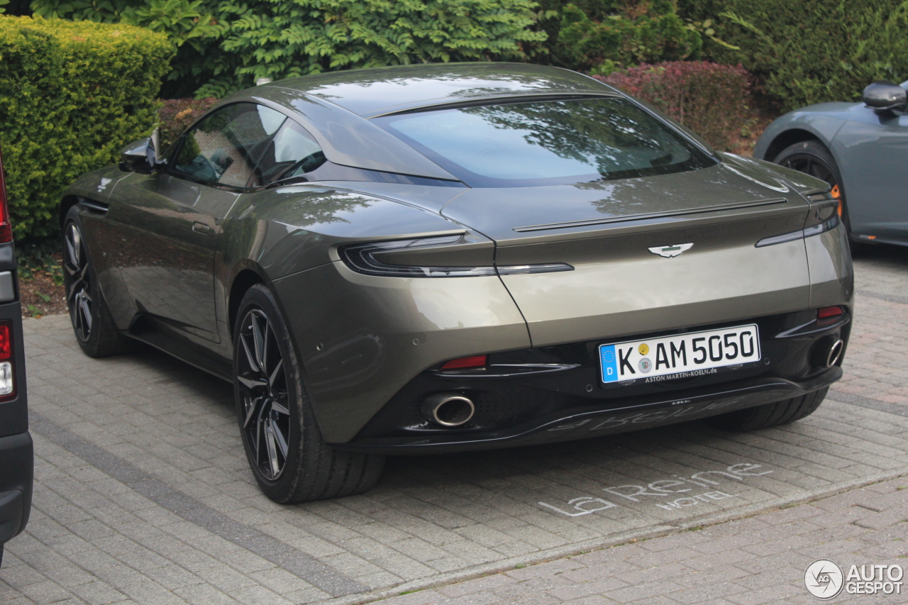 Aston Martin DB11