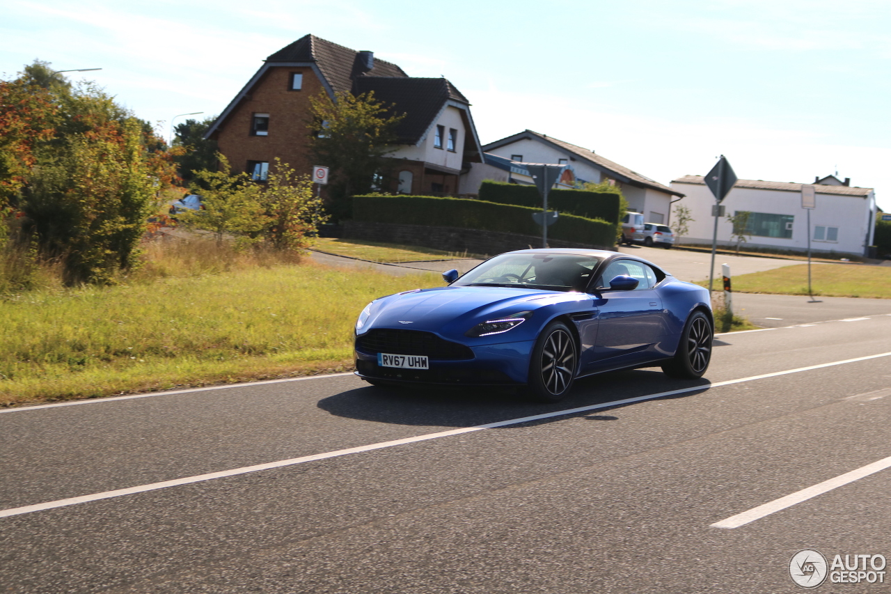 Aston Martin DB11 V8