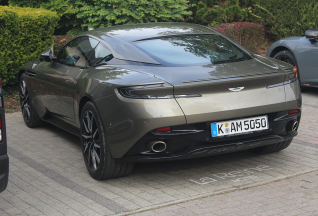 Aston Martin DB11