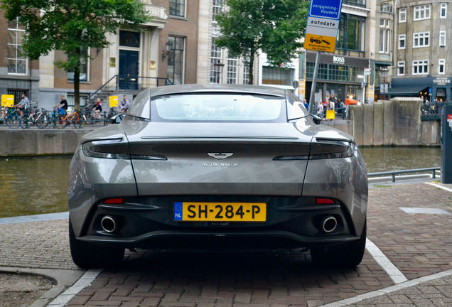 Aston Martin DB11 V8