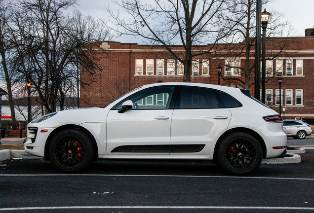 Porsche 95B Macan GTS