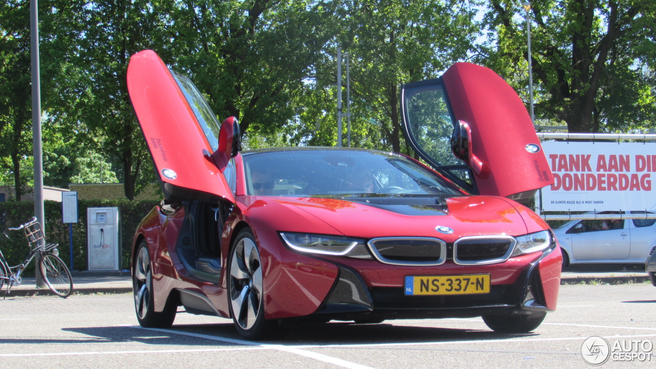 BMW i8 Protonic Red Edition