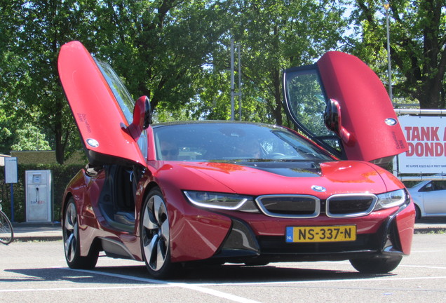 BMW i8 Protonic Red Edition