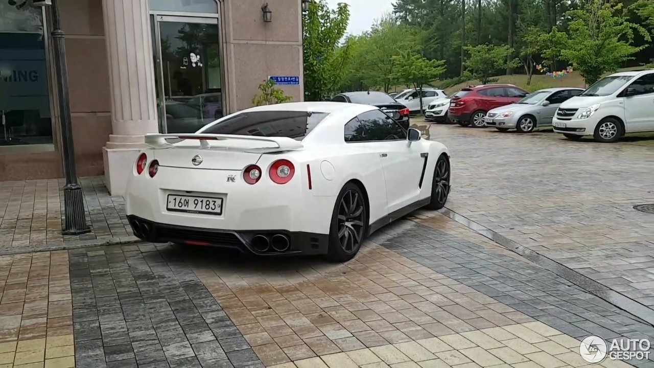 Nissan GT-R 2013