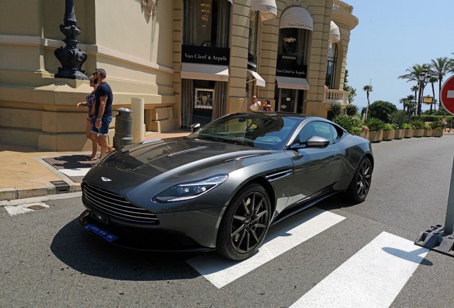 Aston Martin DB11