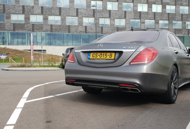 Mercedes-Benz S 65 AMG V222