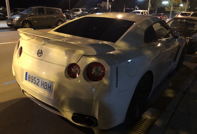 Nissan GT-R