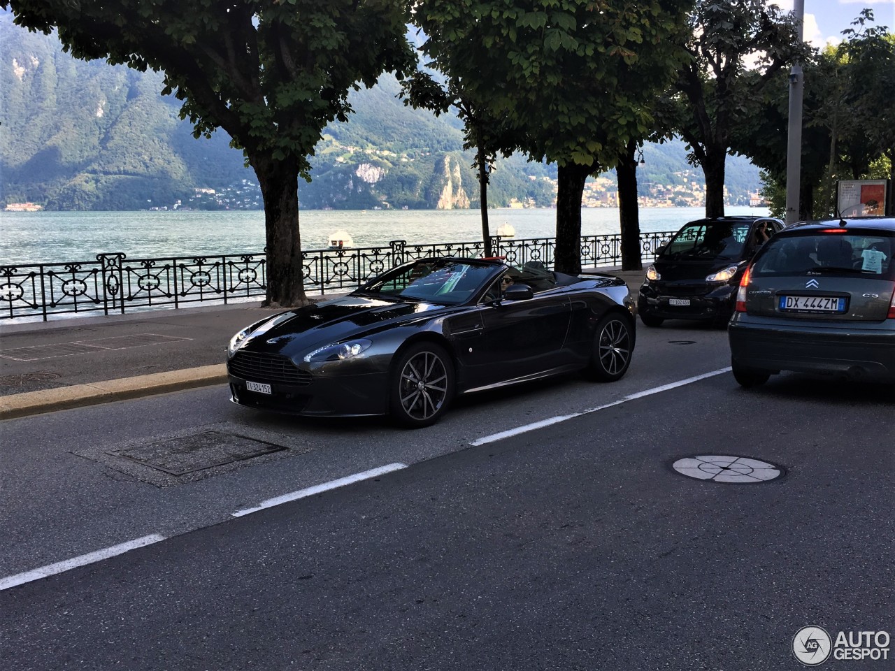 Aston Martin V8 Vantage Roadster 2012