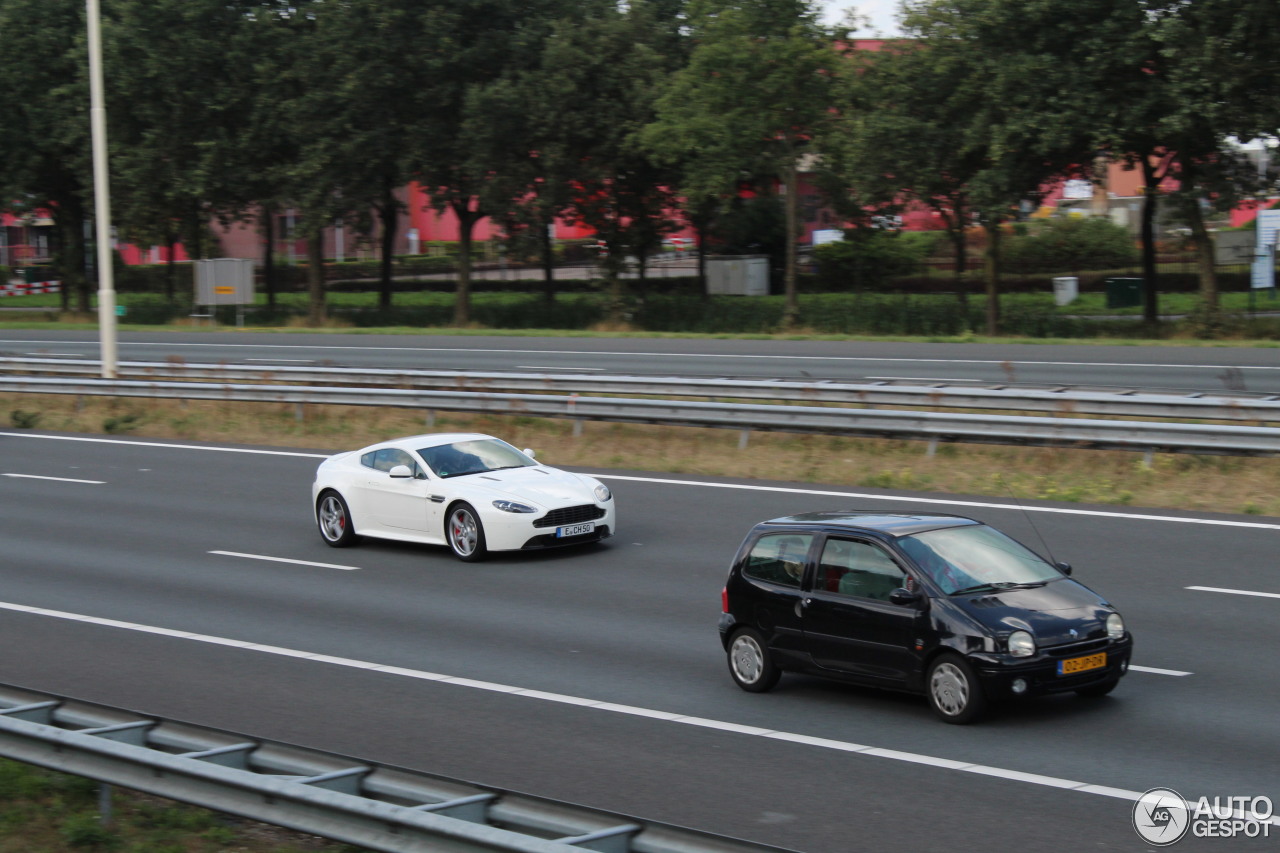 Aston Martin V8 Vantage S