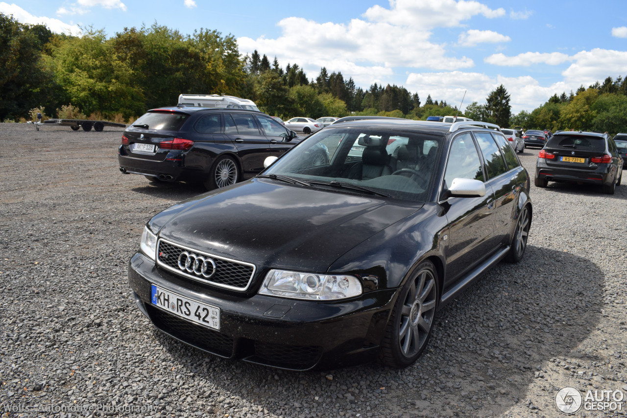 Audi RS4 Avant B5