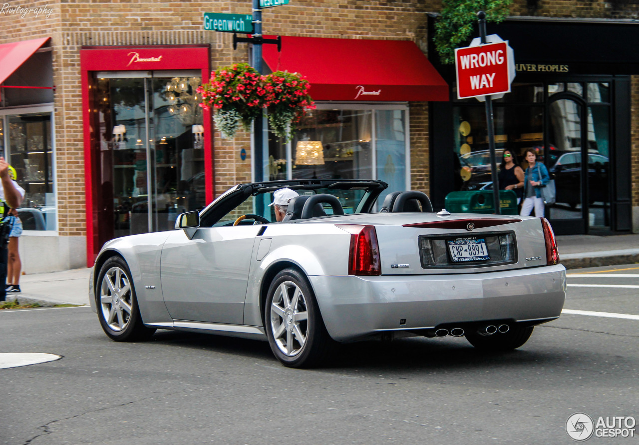 Cadillac XLR