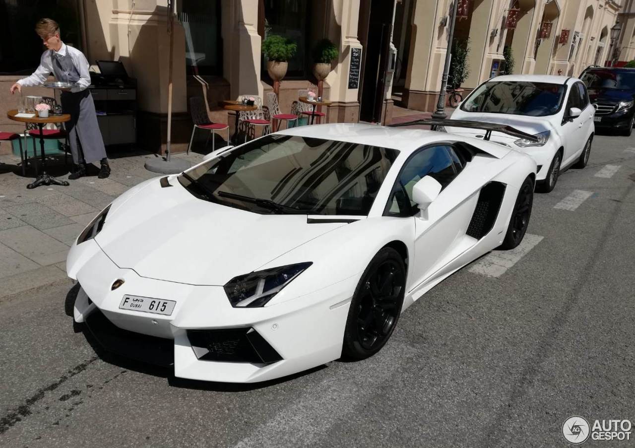 Lamborghini Aventador LP700-4