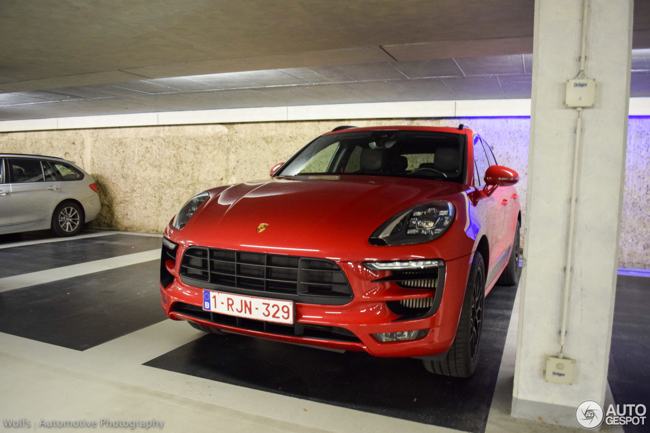 Porsche 95B Macan GTS