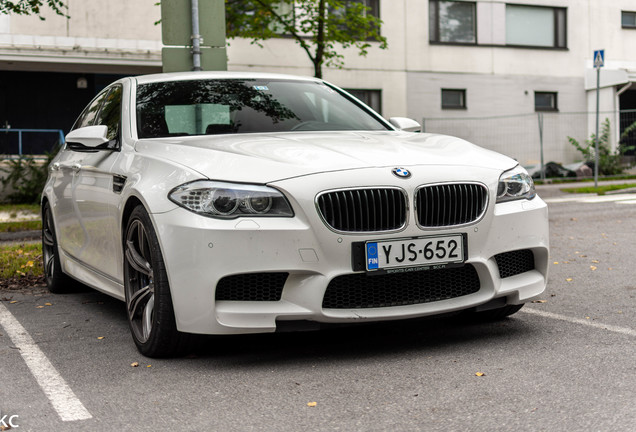 BMW M5 F10 2011