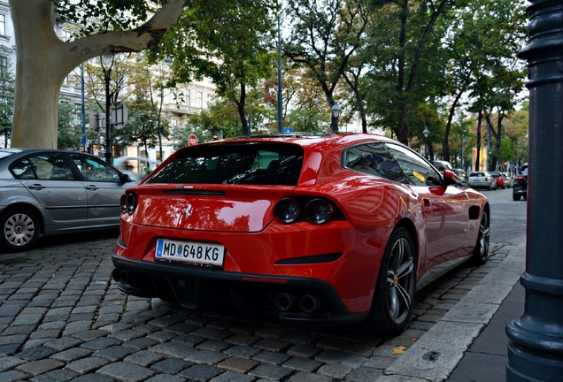 Ferrari GTC4Lusso