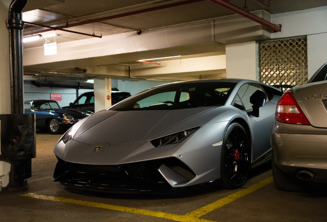 Lamborghini Huracán LP640-4 Performante