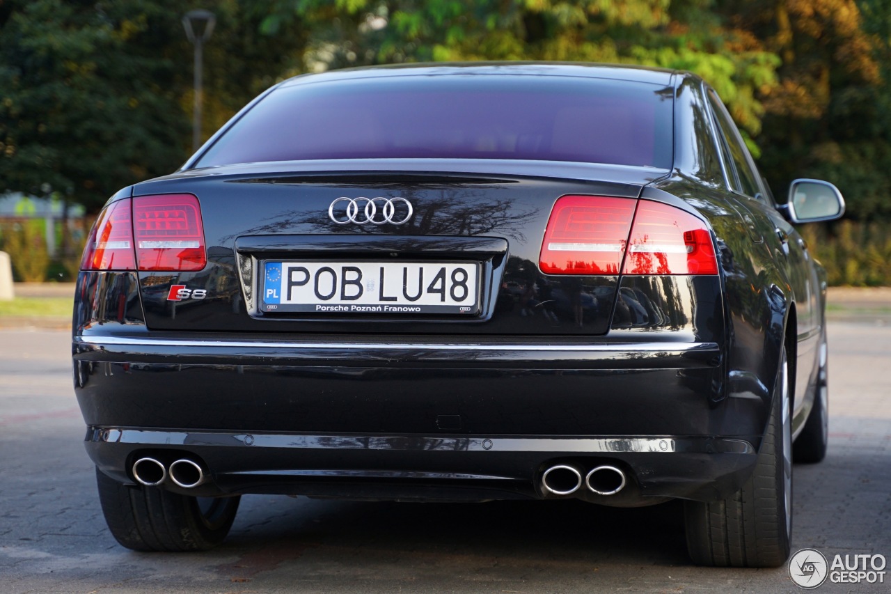 Audi S8 D3