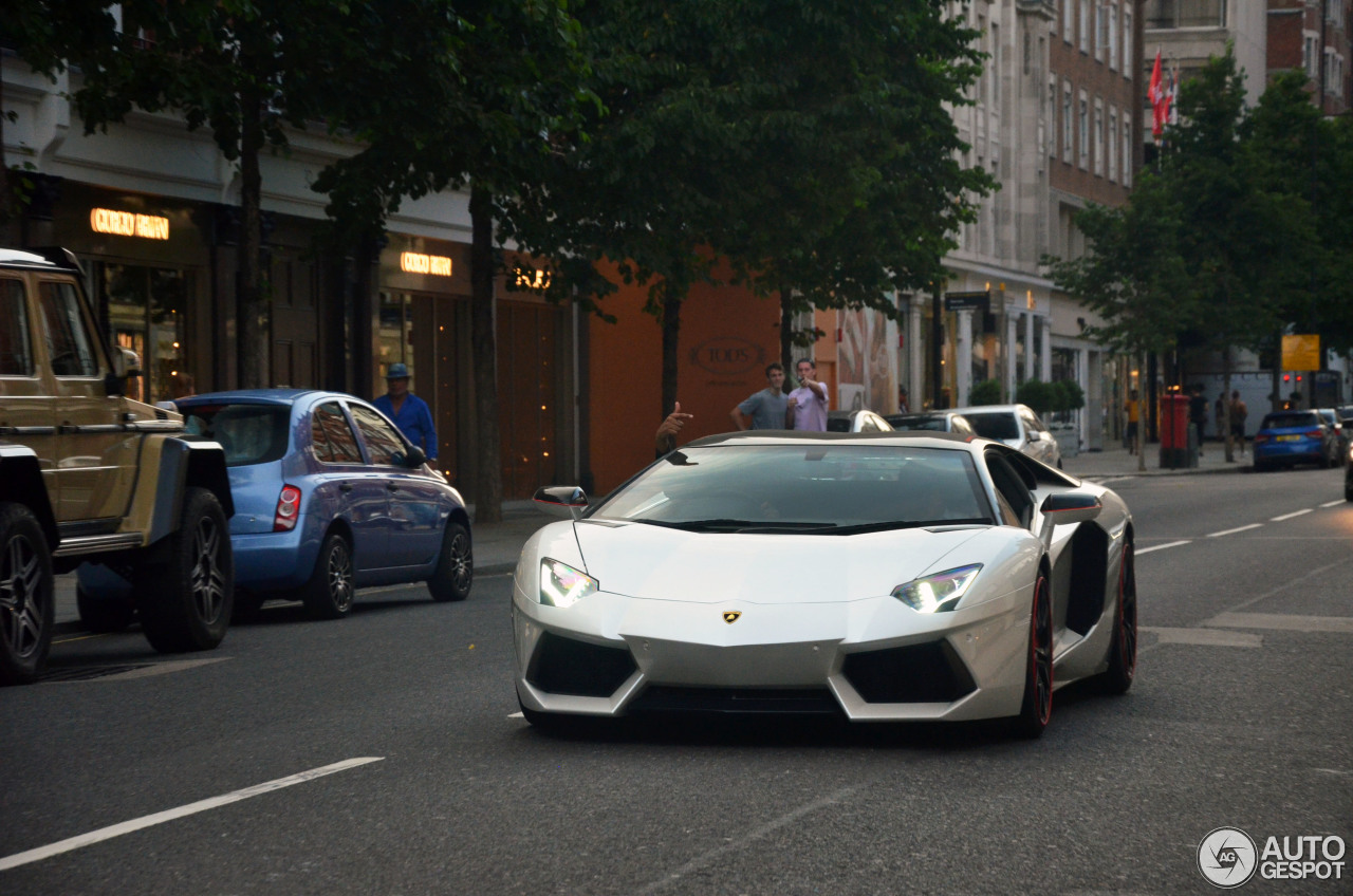 Lamborghini Aventador LP700-4 Pirelli Edition