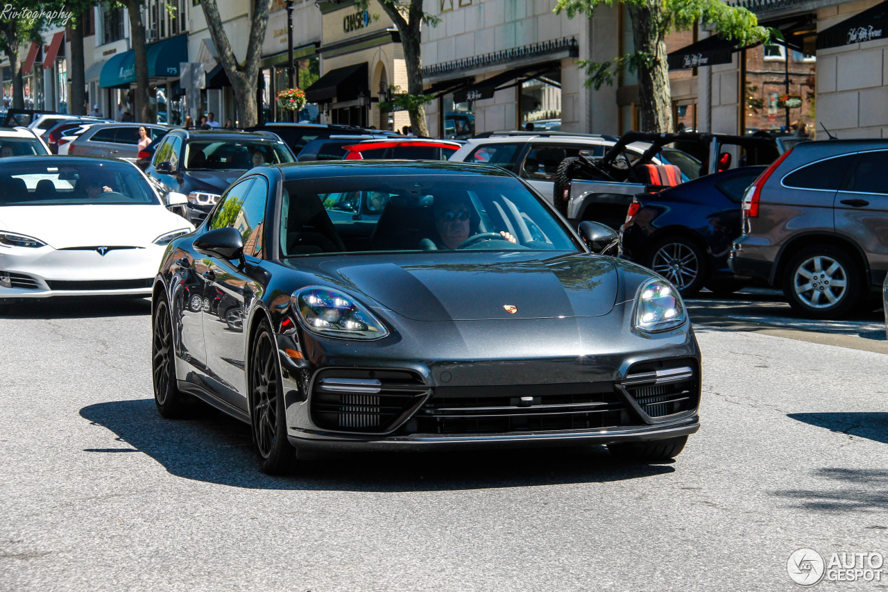 Porsche 971 Panamera Turbo