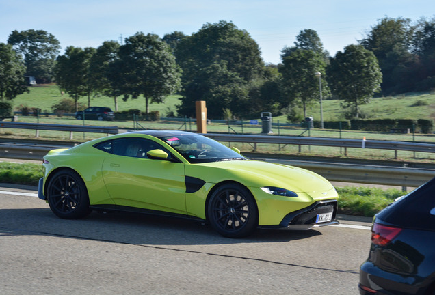 Aston Martin V8 Vantage 2018