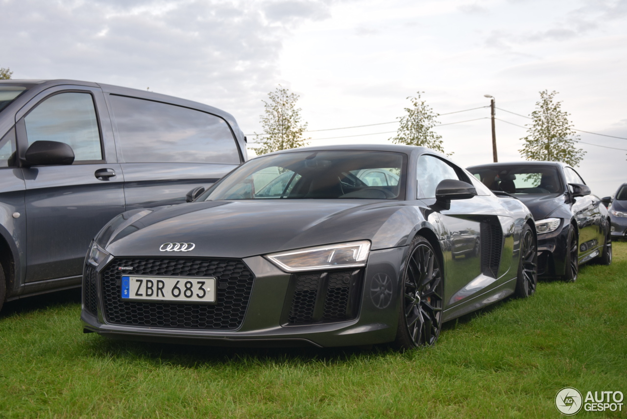 Audi R8 V10 Plus 2015